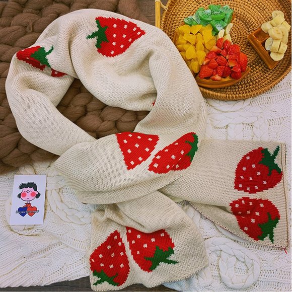 🍓Strawberry Print Scarf🍓 - Picture 13 of 16